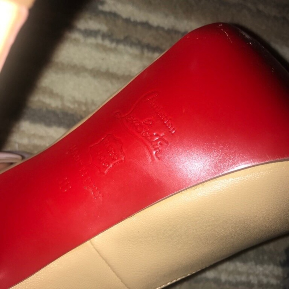 Red button - Picture 4 of 5